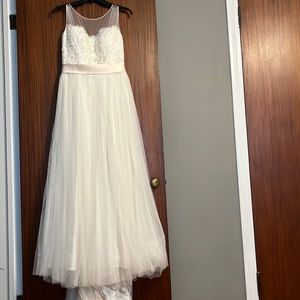 Used wedding dress